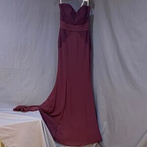 Jasmine Burgundy Lace Formal Dress
Strapless